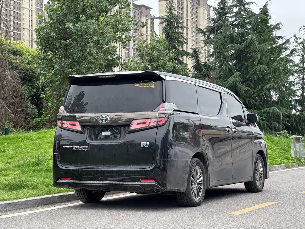 Toyota Vellfire 2023 — фото 22