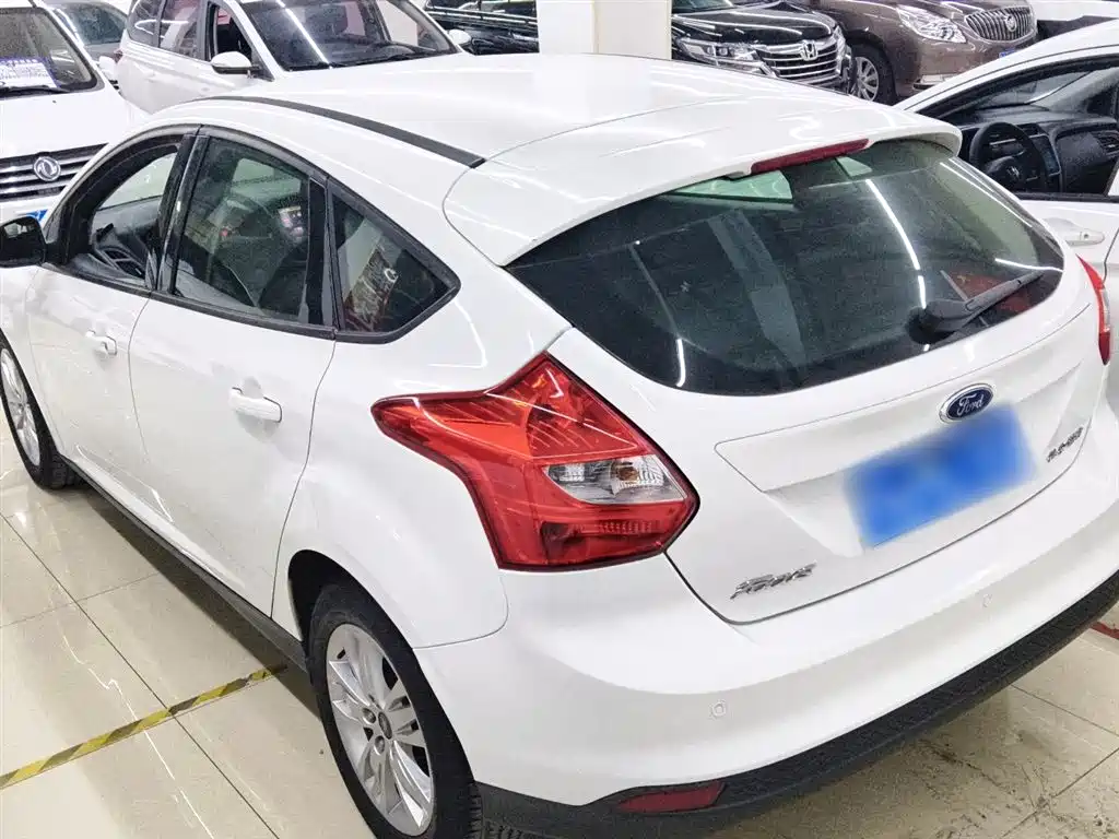Ford Focus 2015 — фото 5