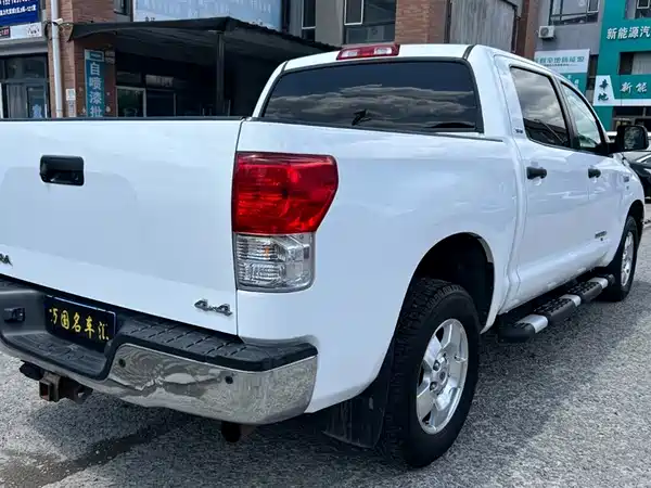 Toyota Tundra 2011