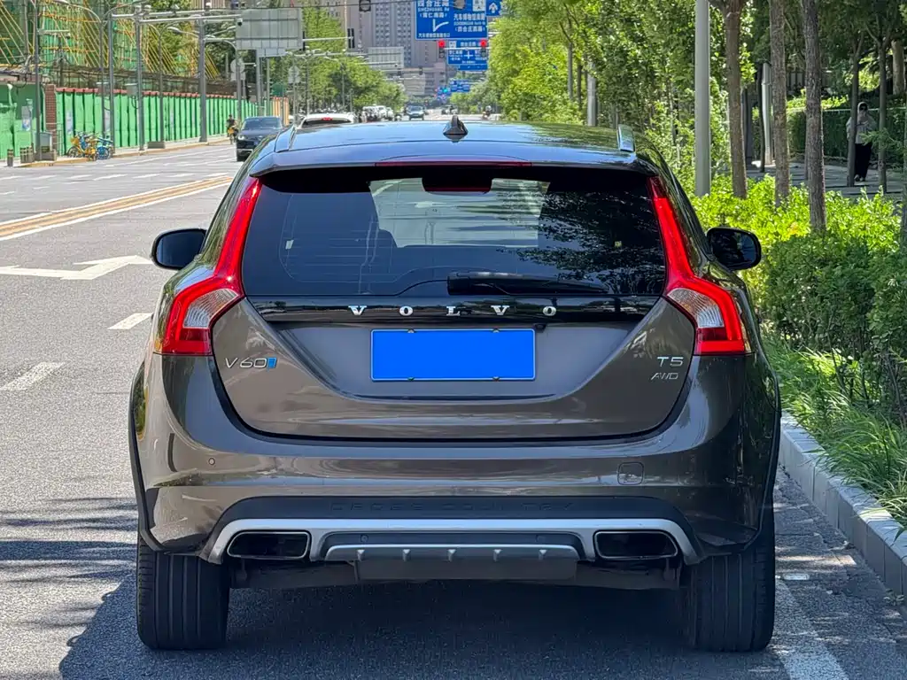 Volvo V60 2018 — фото 5