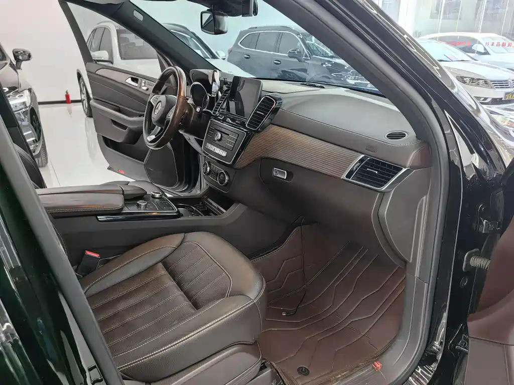 Mercedes-Benz GLE 2018 — фото 12