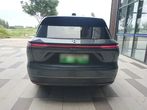 NIO ES8 2023