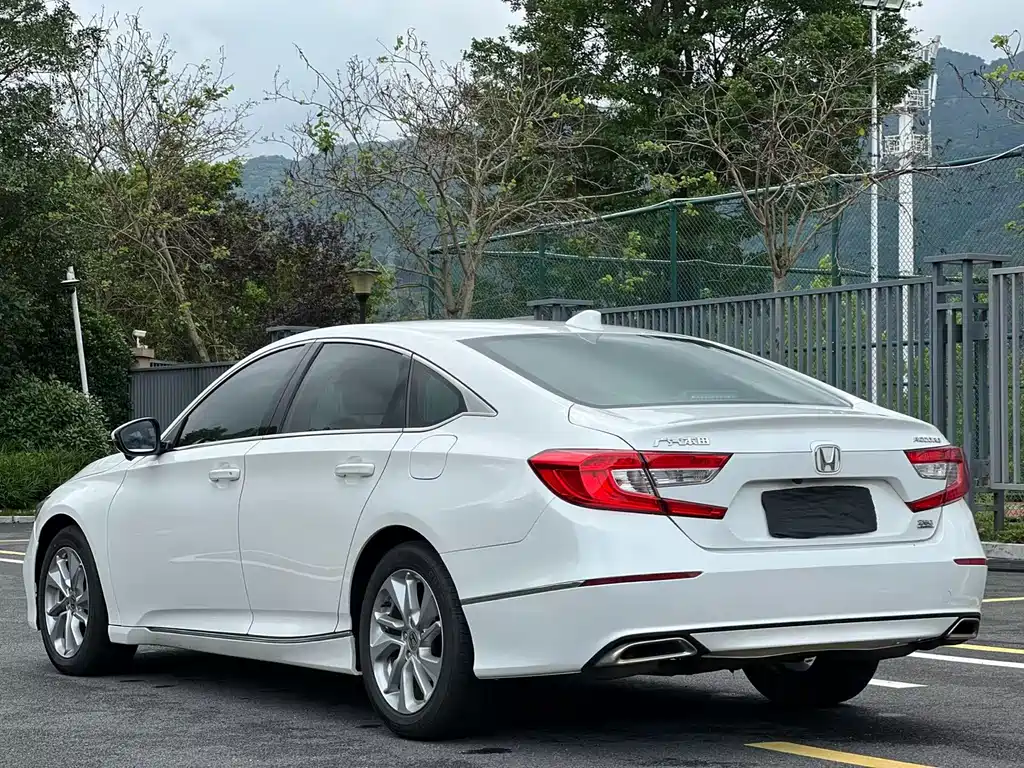 Honda Accord 2020 — фото 7