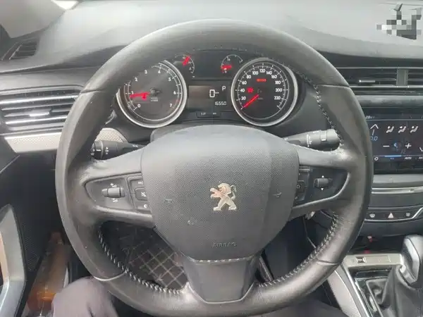 Peugeot 408 2021