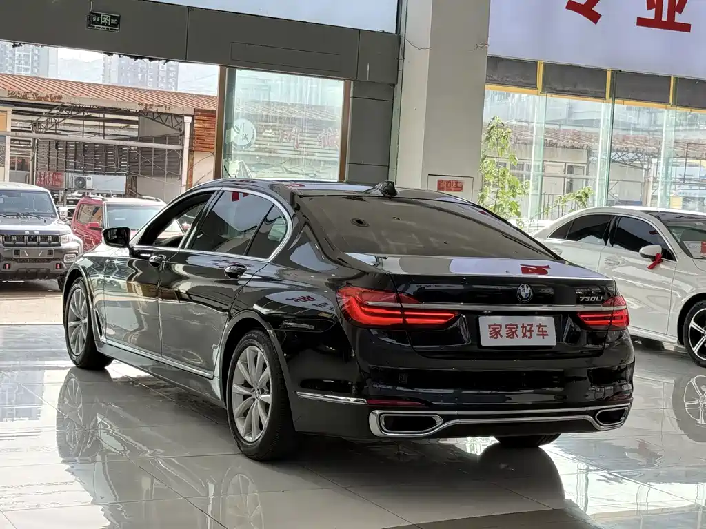 BMW 7 Series 2016 — фото 16
