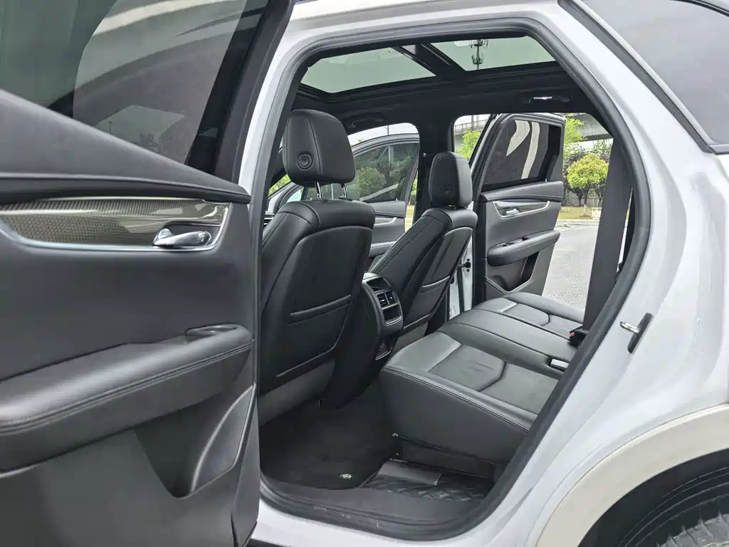 Cadillac XT5 2022 — фото 10