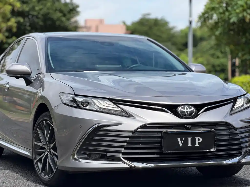 Toyota Camry 2023 — фото 4