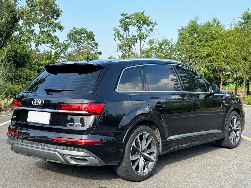 Audi Q7 2021 — фото 23