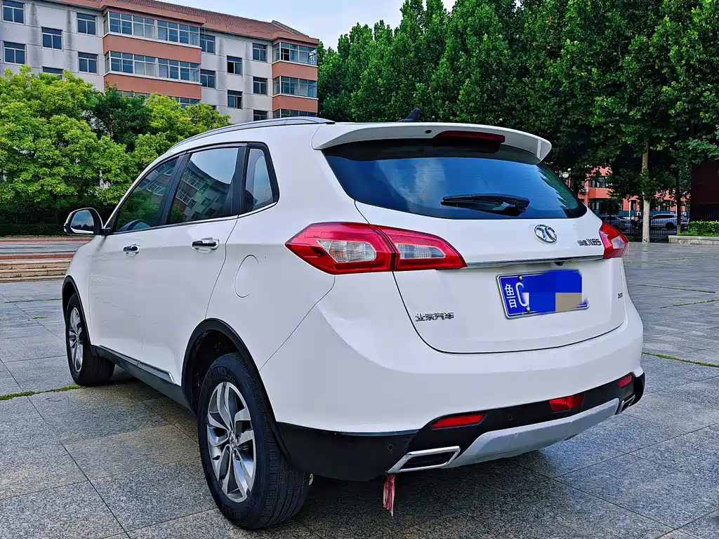 BAIC Shenbao X65 2015 — фото 15