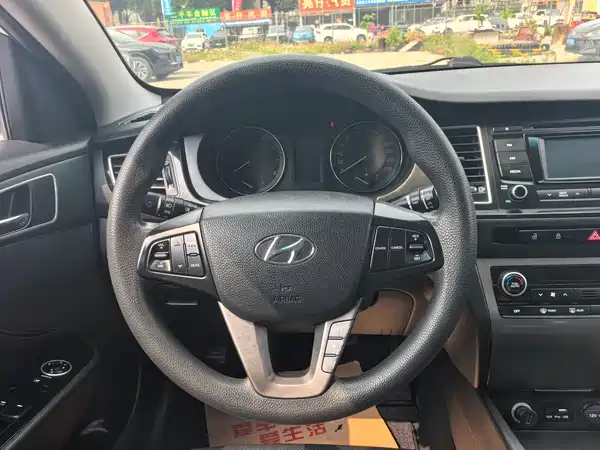 Hyundai Mistra 2014