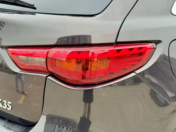 Infiniti FX 2011