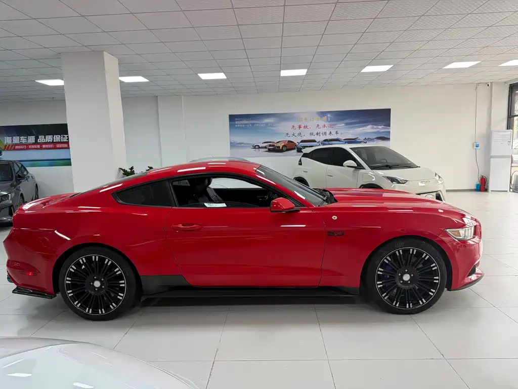 Ford Mustang 2016 — фото 10