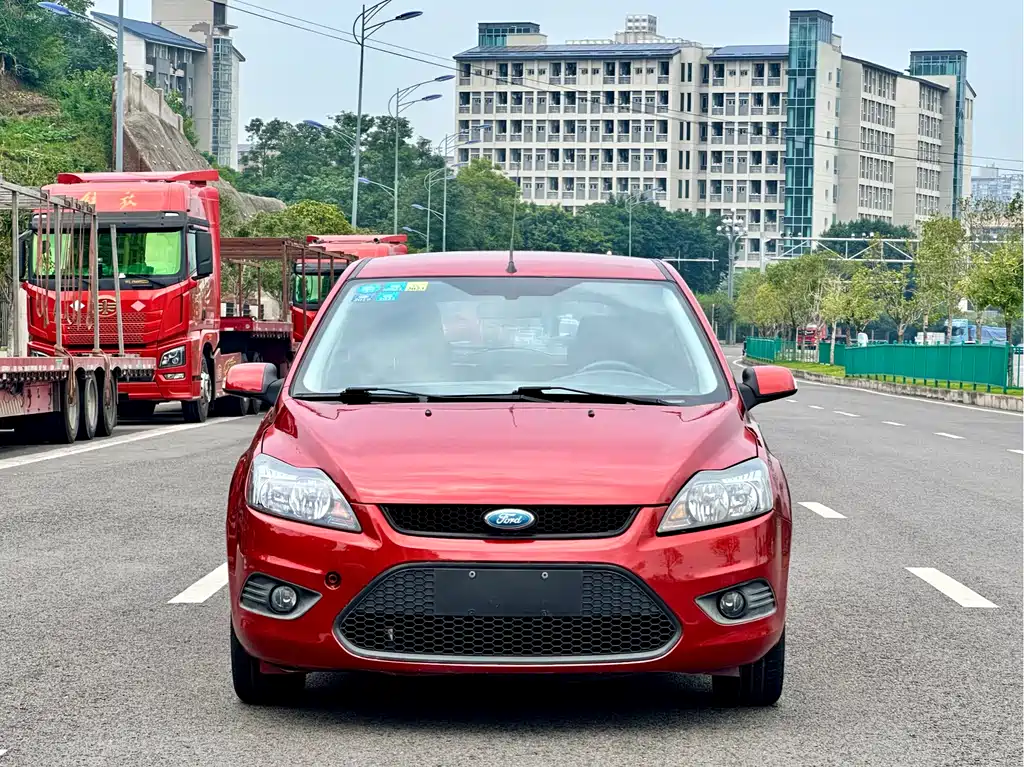 Ford Focus 2015 — фото 2
