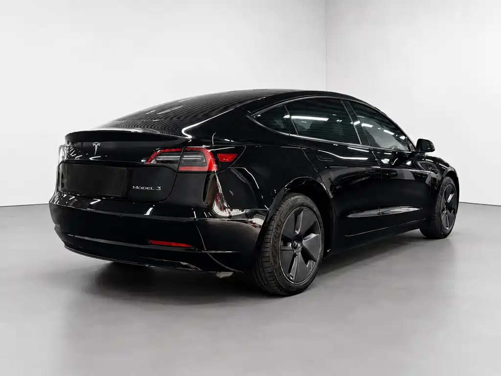 Tesla Model 3 2022 — фото 9
