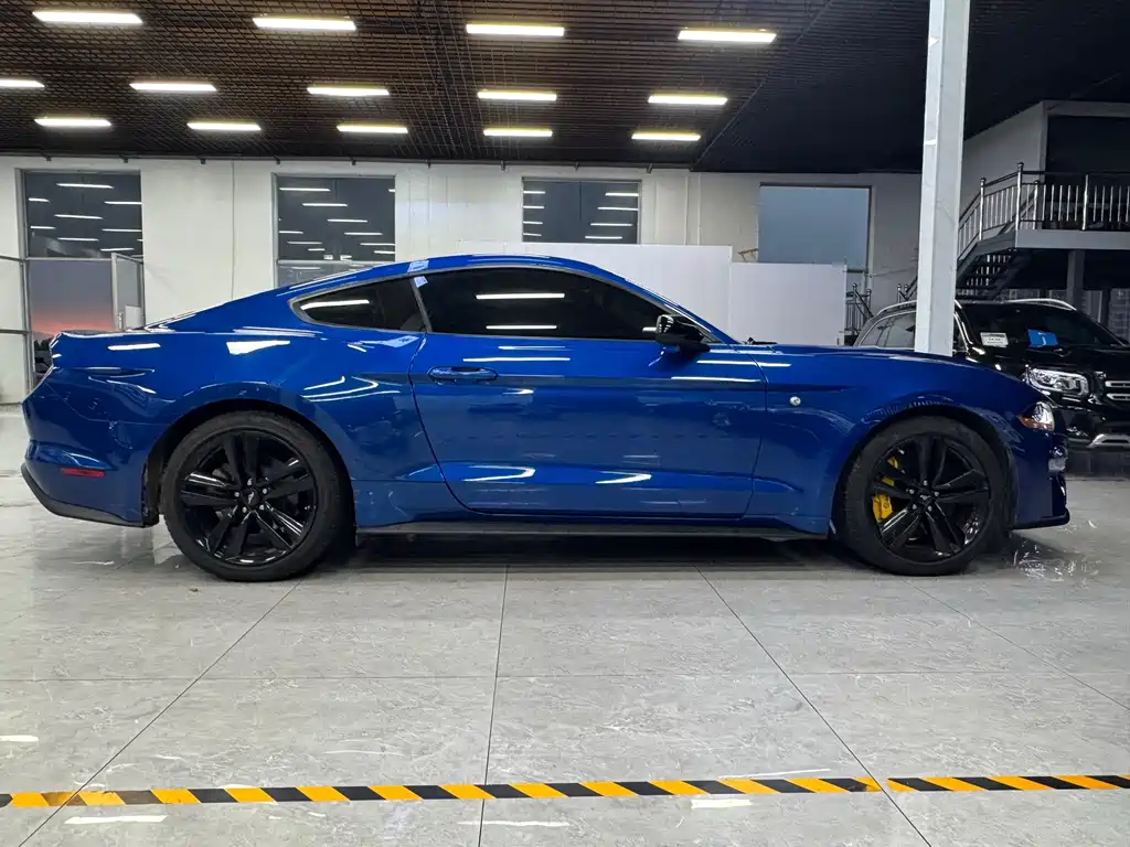 Ford Mustang 2019 — фото 4