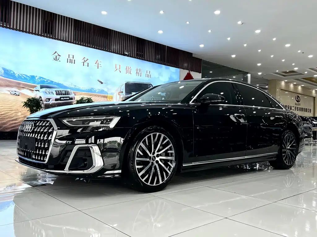 Audi A8 2025 — фото 1