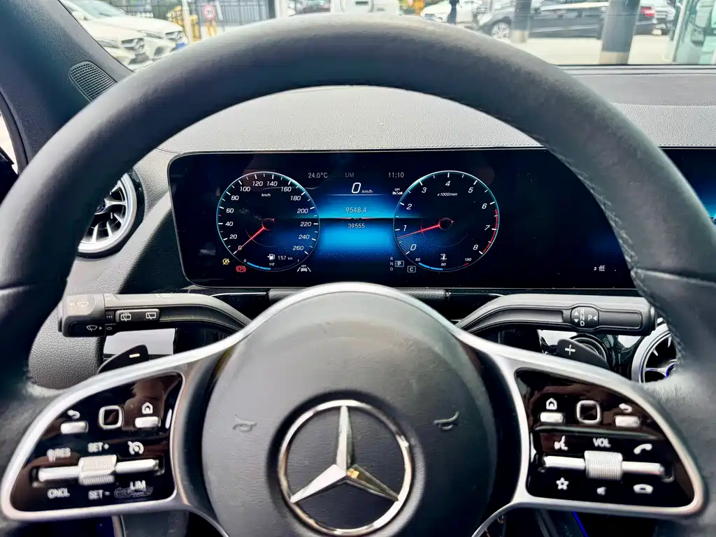 Mercedes-Benz GLA 2023 — фото 6