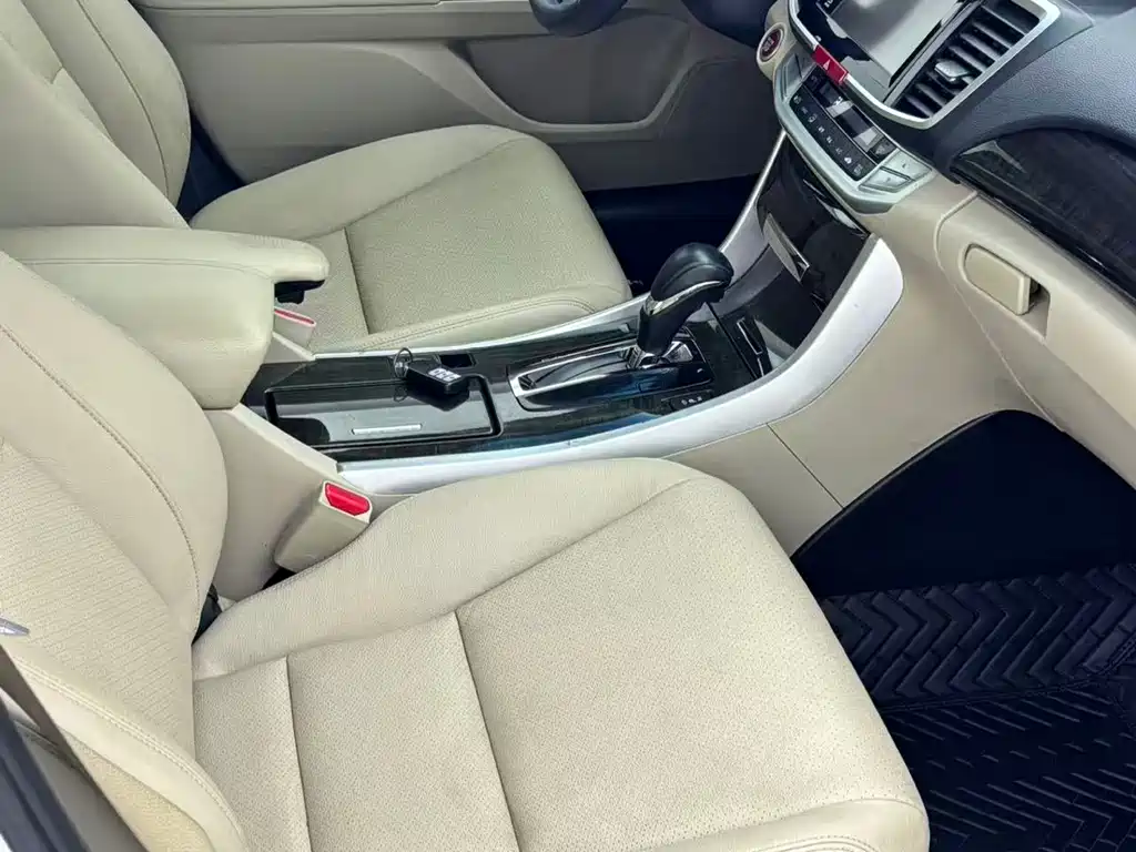 Honda Accord 2016 — фото 11
