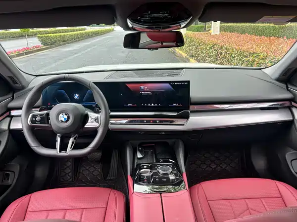 BMW 5 Series 2025