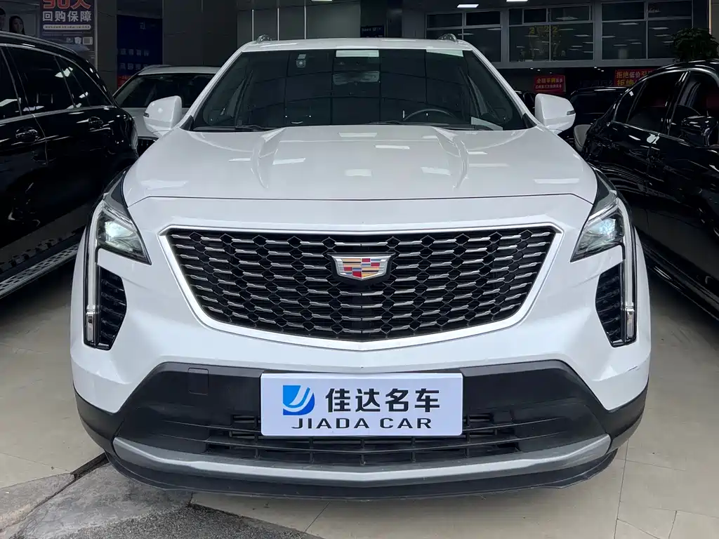 Cadillac XT4 2023 — фото 2