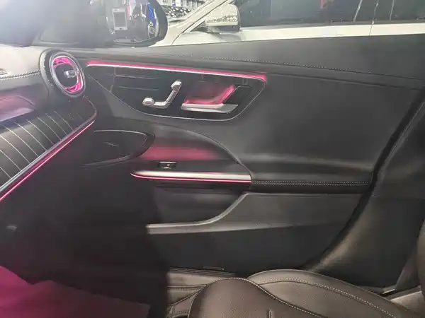 Mercedes-Benz C-Class 2025