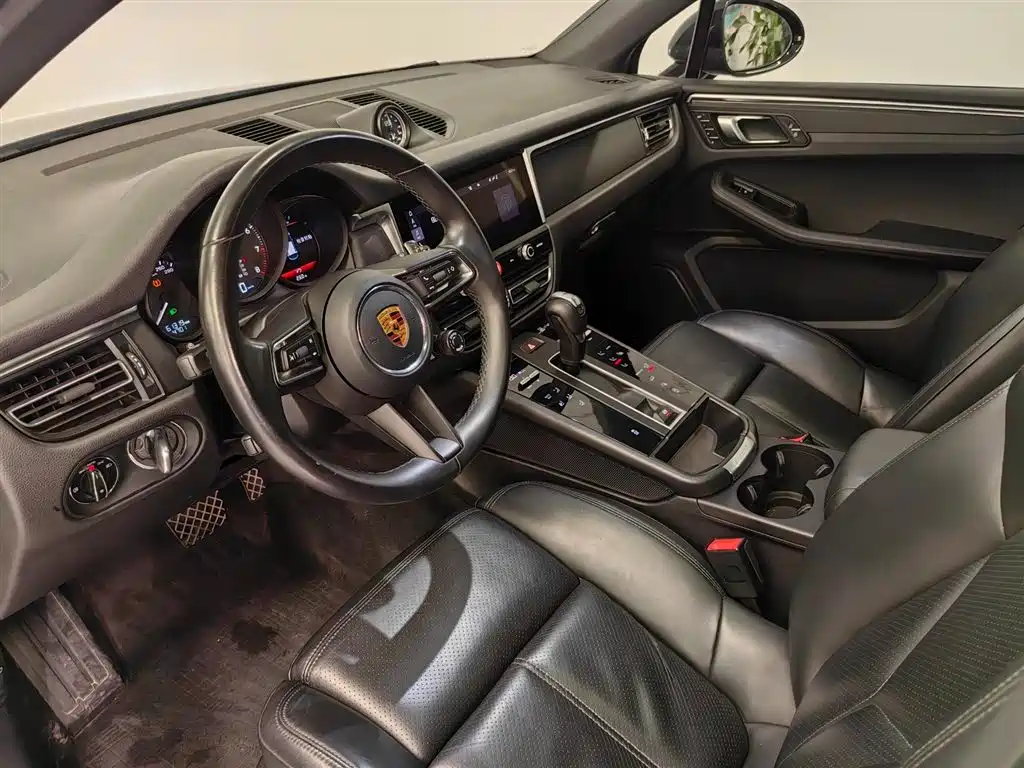 Porsche Macan 2022 — фото 16