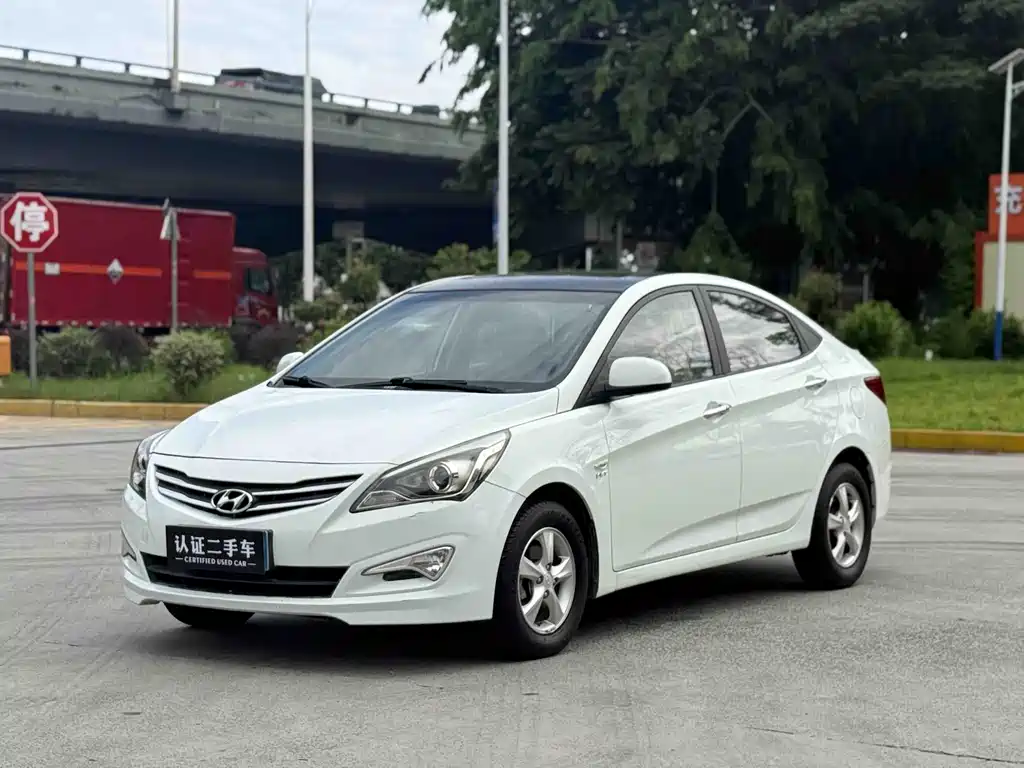 Hyundai Verna 2014 — фото 10