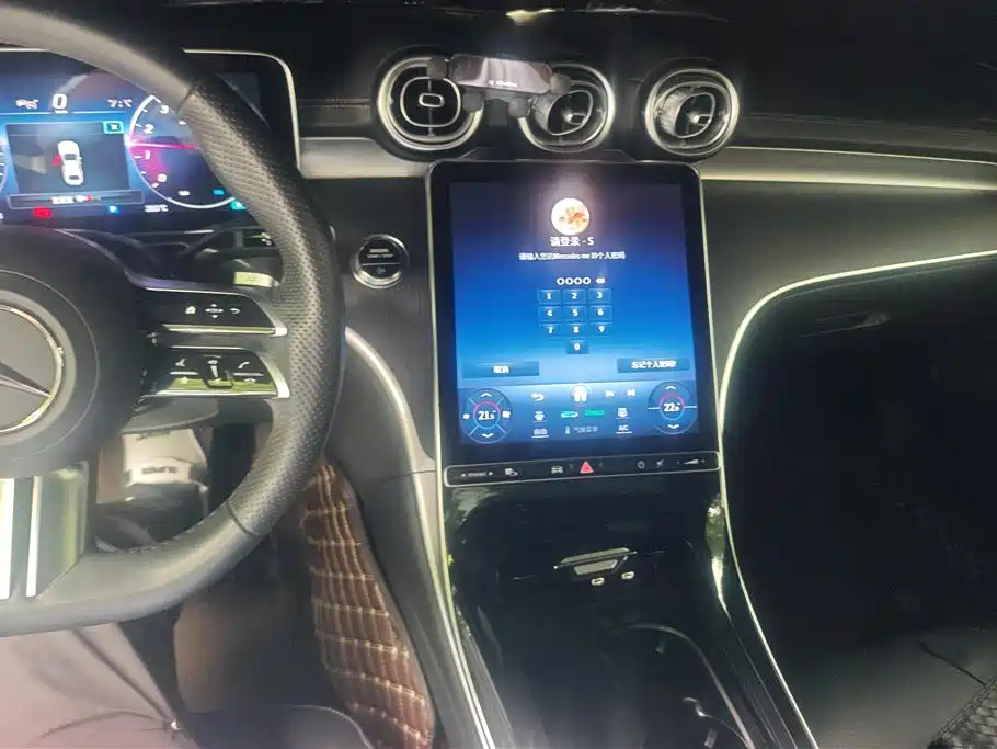 Mercedes-Benz C-Class 2023 — фото 12
