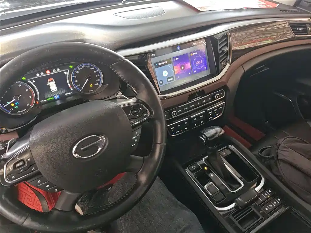 GAC Motor Trumpchi GS8 2018 — фото 10