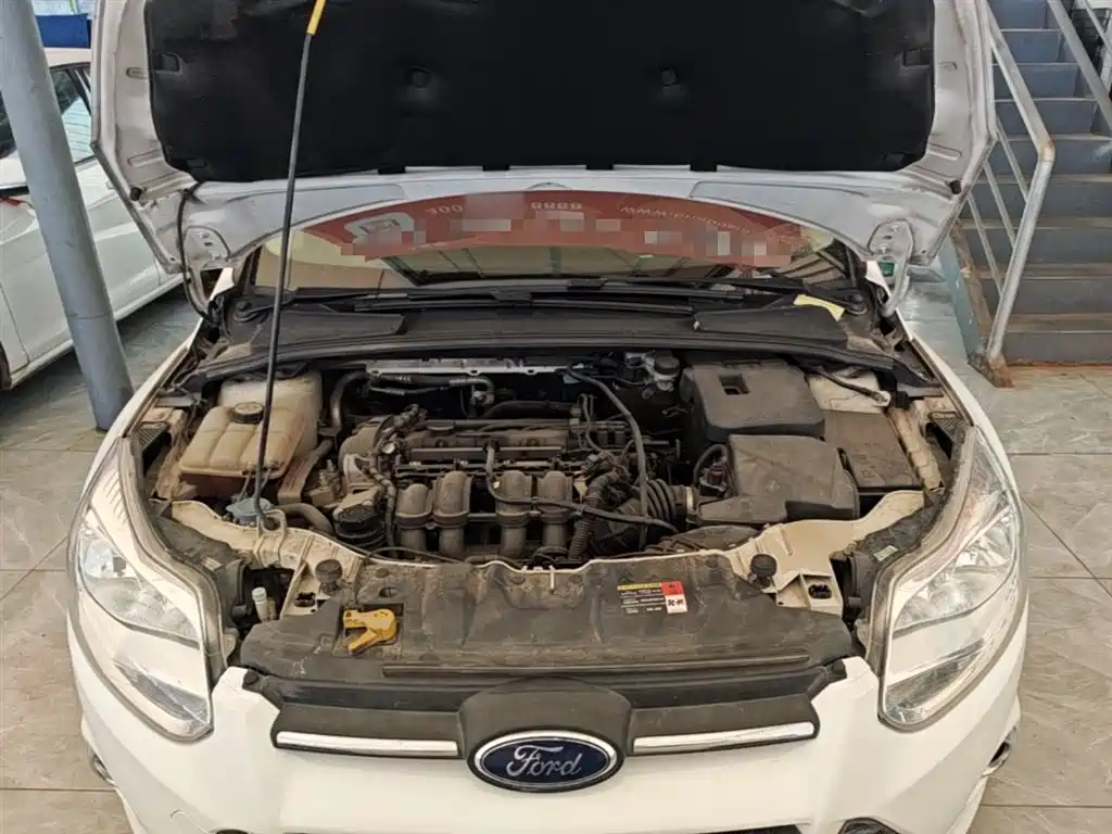 Ford Focus 2015 — фото 20
