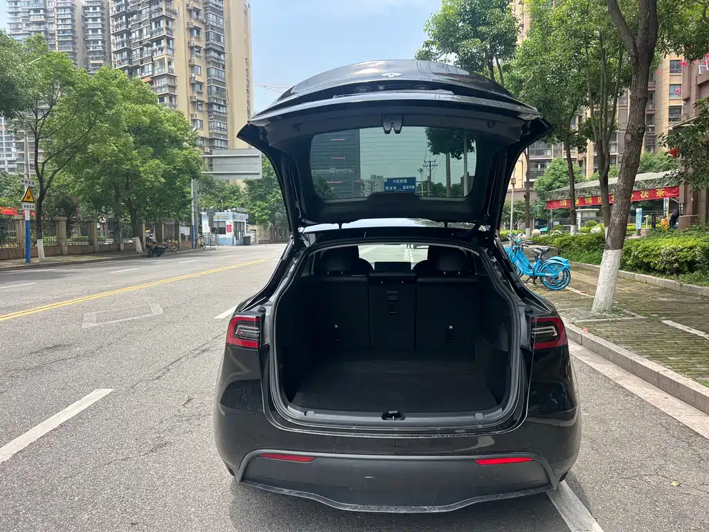 Tesla Model Y 2022 — фото 9