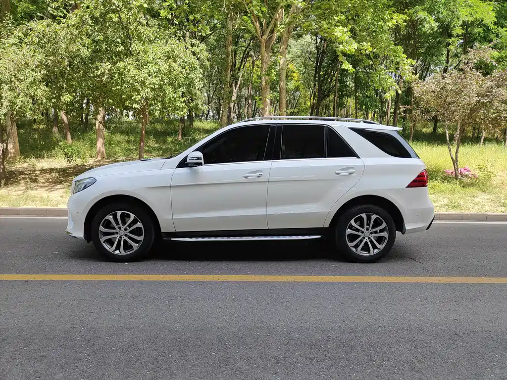 Mercedes-Benz GLE 2016 — фото 16