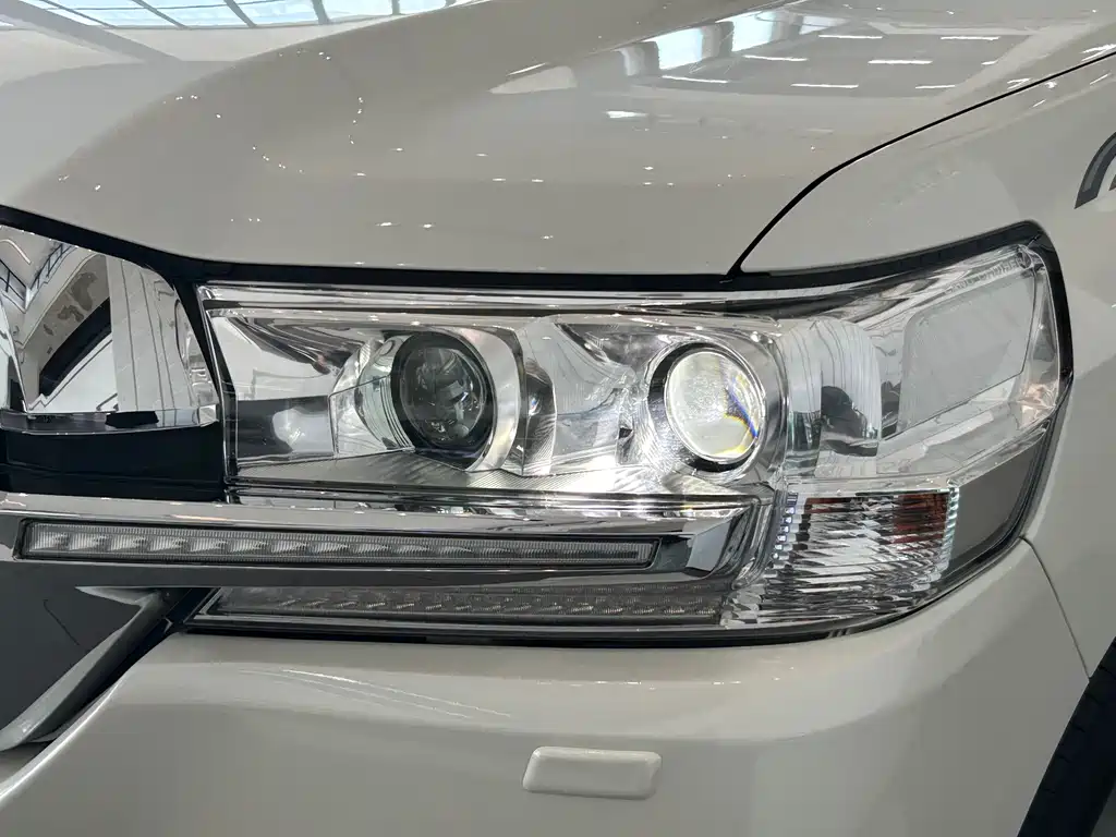 Toyota Land Cruiser 2018 — фото 23