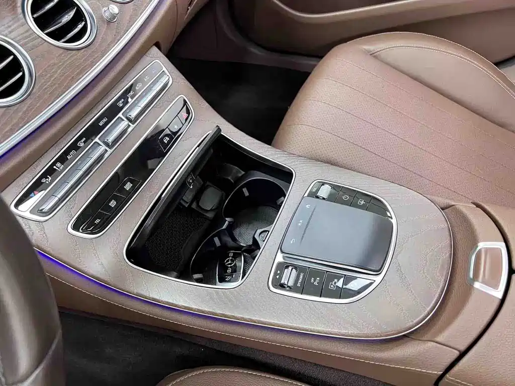 Mercedes-Benz E-Class 2023 — фото 23