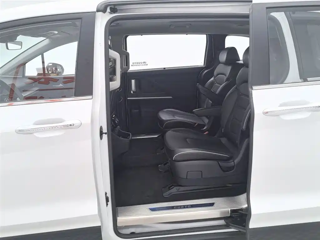 Hyundai Custo 2023 — фото 15
