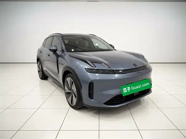 Lynk & Co 08 EM-P 2023