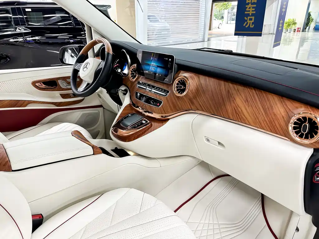 Mercedes-Benz V-Class 2022 — фото 8