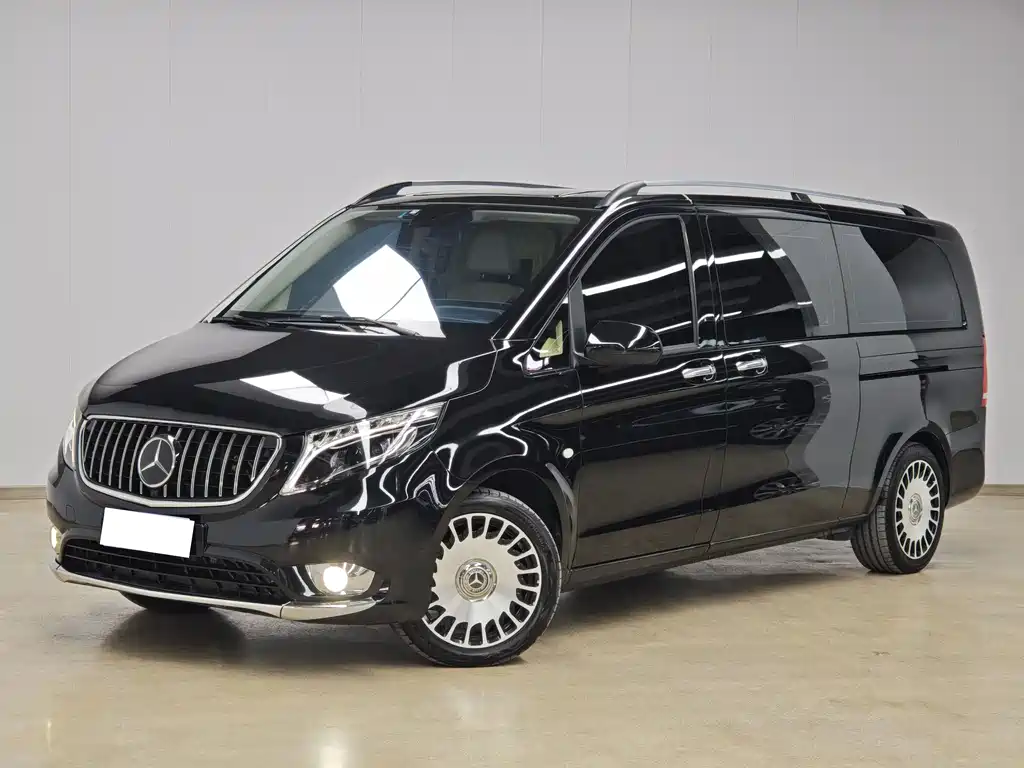 Mercedes-Benz V-Class 2020 — фото 1