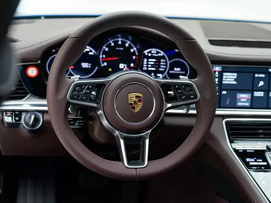 Porsche Panamera 2018 — фото 15