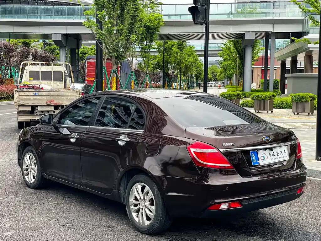Geely Emgrand 2016 — фото 3