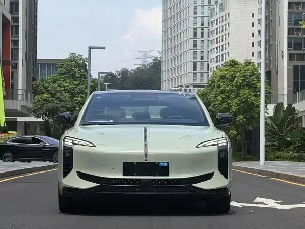 Hongqi EH7 2026