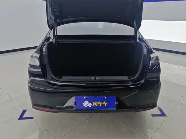 Peugeot 408 2023