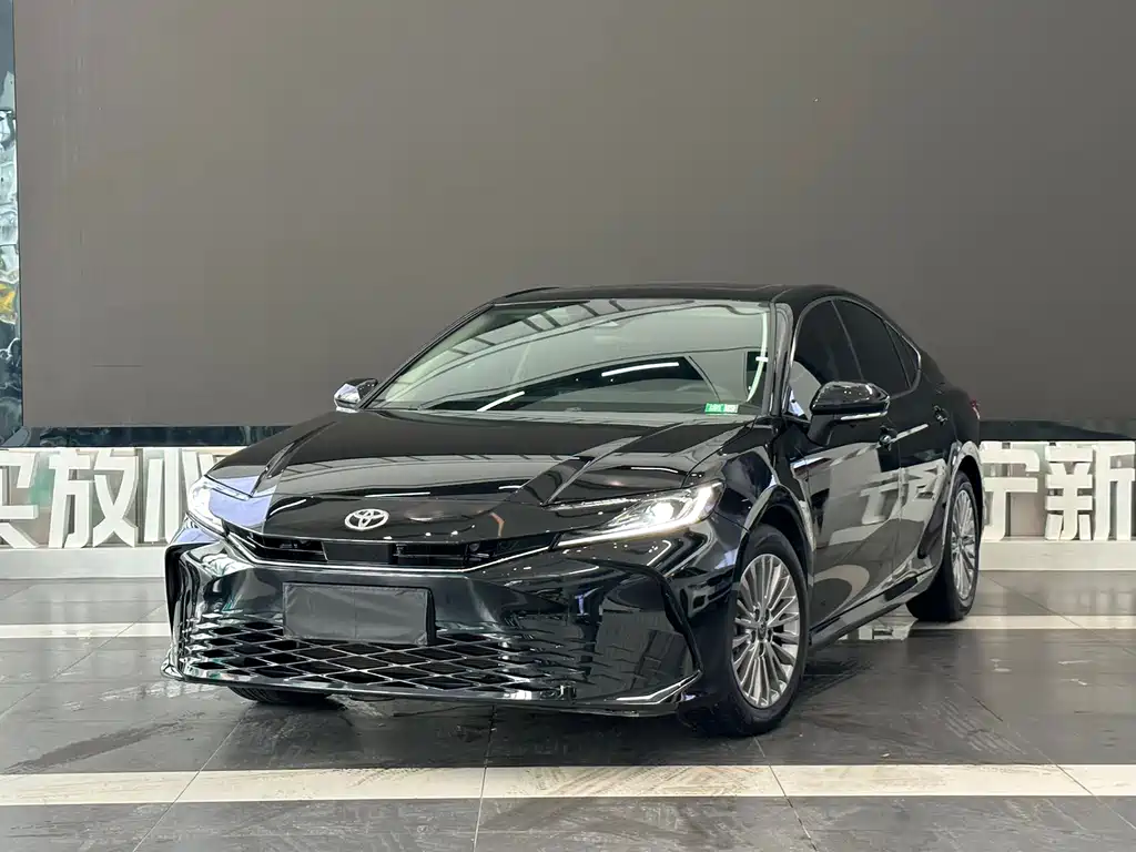 Toyota Camry 2025