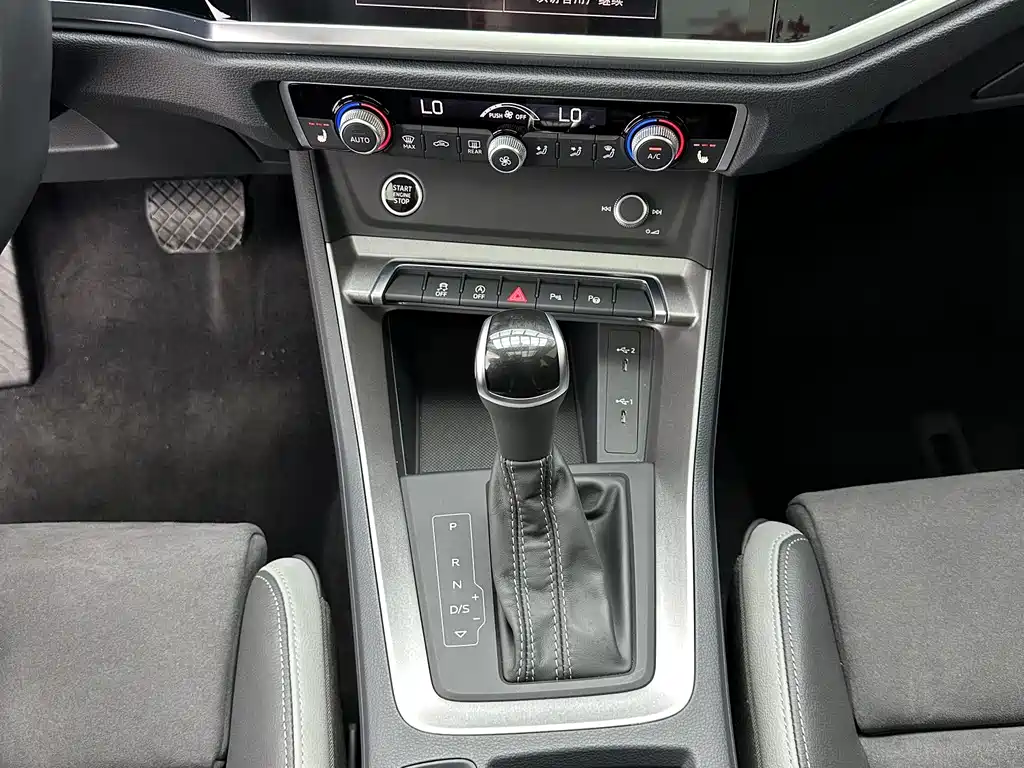 Audi Q3 2023 — фото 15