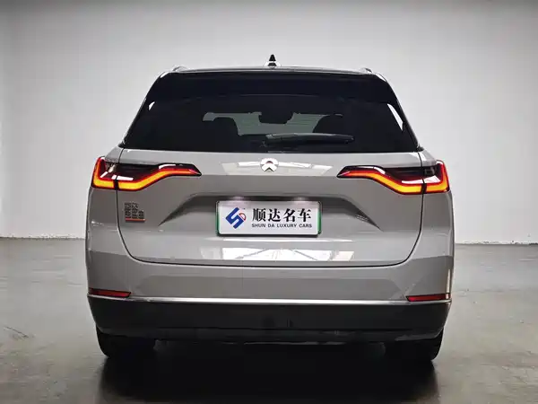 NIO ES8 2022