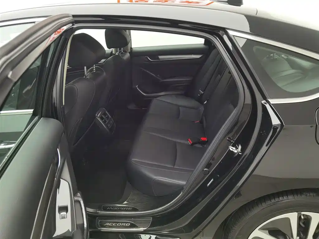 Honda Accord 2023 — фото 15