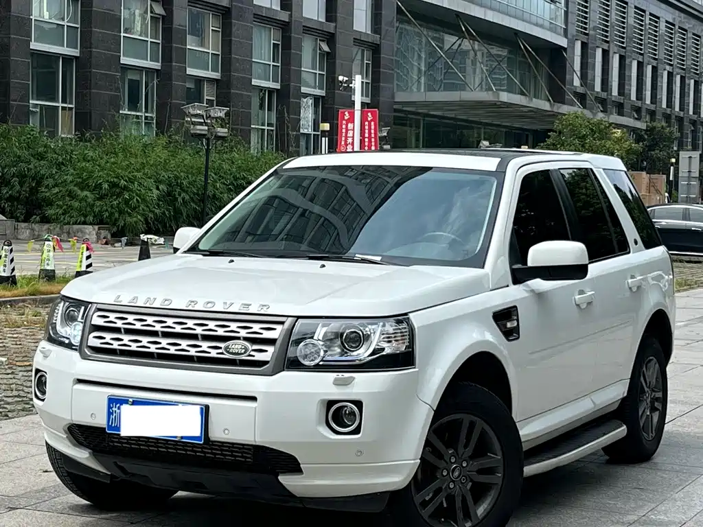 Land Rover Freelander 2 2014 — фото 1