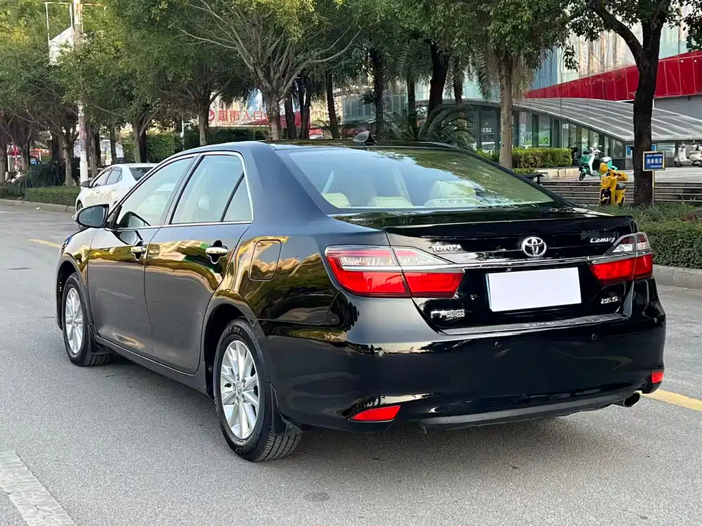 Toyota Camry 2015