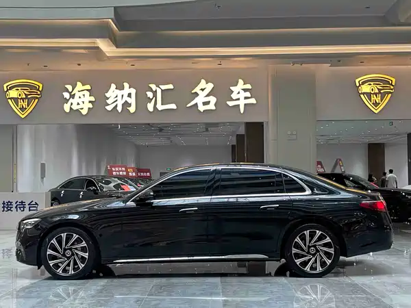 Mercedes-Benz E-Class 2024