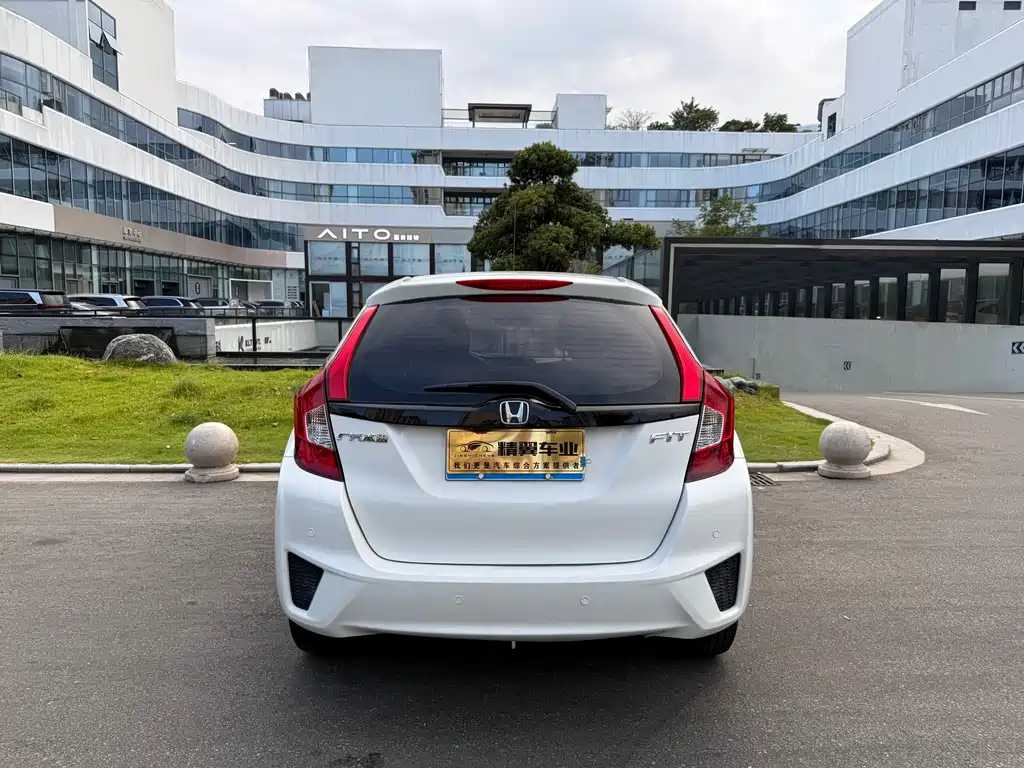 Honda Fit 2016 — фото 8